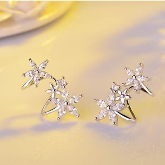 NEW 925 Sterling Silver Diamond Flower Earrings - Picture 5 of 8